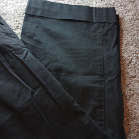Ann Taylor black crop pants size 8 - Picture 3 of 8